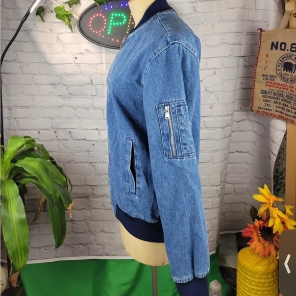 FOREVER 21 oversized denim bomber jacket - Picture 3 of 5